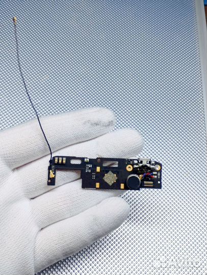 Highscreen Tasty. Нижняя плата зарядки. Оригинал