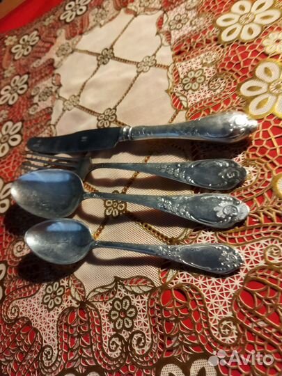 Десертная, чайная ложки, нож, вилка