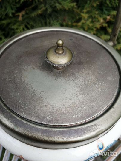 Старинная бисквитница