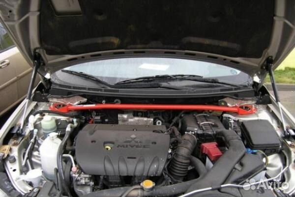 Распорка передних стоек lancer X