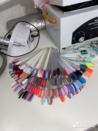 Набор гель-лаков для маникюра и педикюра