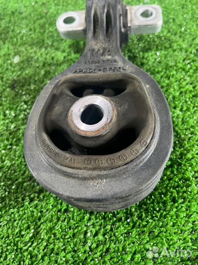 Опора двигателя правая Honda CR-V RM4