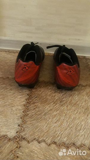 Футбольные бутсы 39 размер