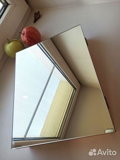 Ключница с зеркальной дверцей