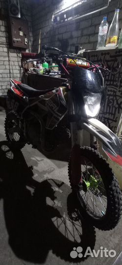 Питбайк Motoland TCX 125 E