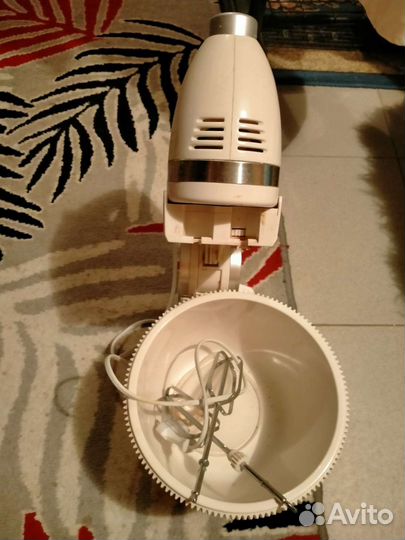 Миксер с чашей