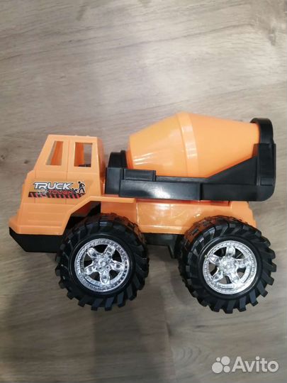 Игрушки для мальчика