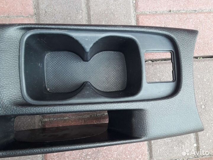 Подлокотник Mitsubishi lancer 9