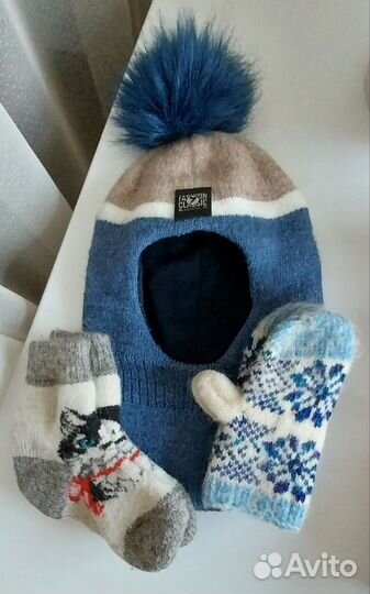 Шапка-шлем, носки,варежки на 3-5 лет