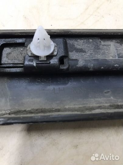 Молдинг задней левой двери Passat B8