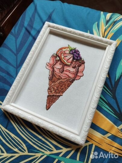 Вышивка ручной работы