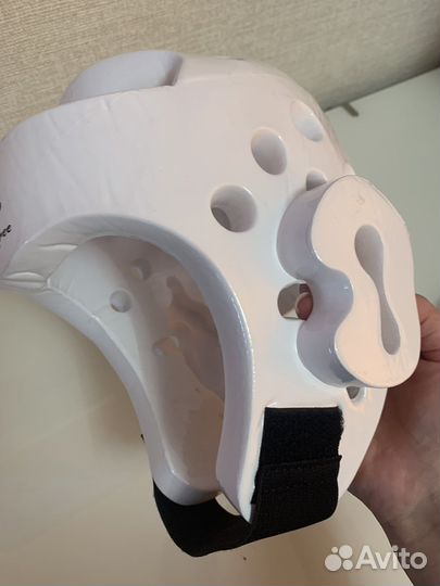 Шлем и перчатки для каратэ