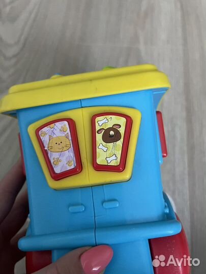 Игрушка каталка паровозик