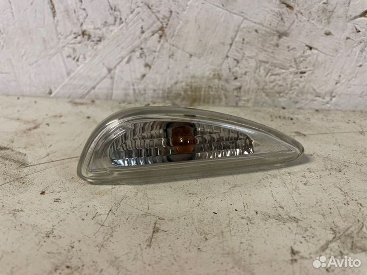 Повторитель поворота в крыло Hyundai Solaris