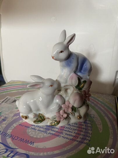 Фарфоровые статуэтка кролики