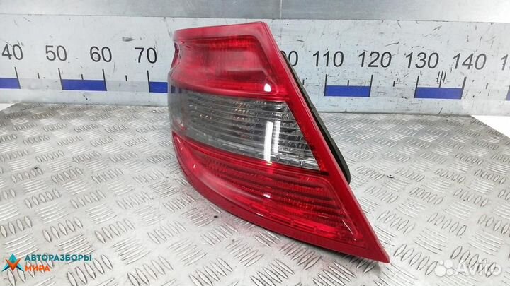 Фонарь задний левый Mercedes-Benz C-Класс