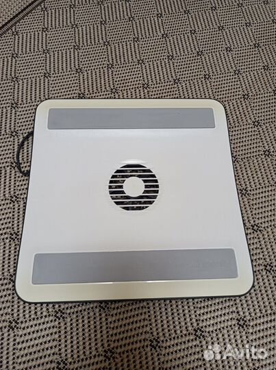 Подставка с охлаждением для ноутбука