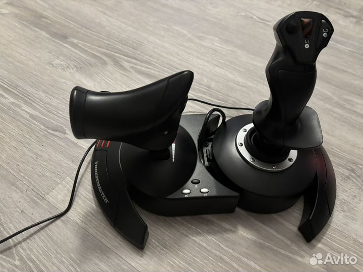 Джостик для авиасимулятора ThrustMaster