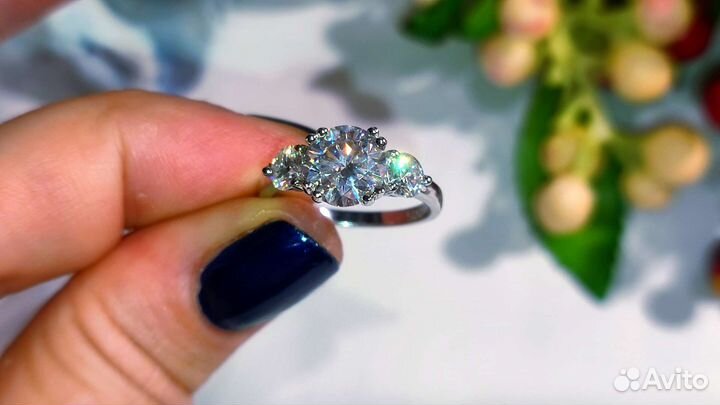 Кольцо с муассанитами 0,4/2/0,4ct, VVS1 D, 925