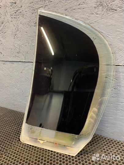 Форточка двери задняя правая Bentley Continental