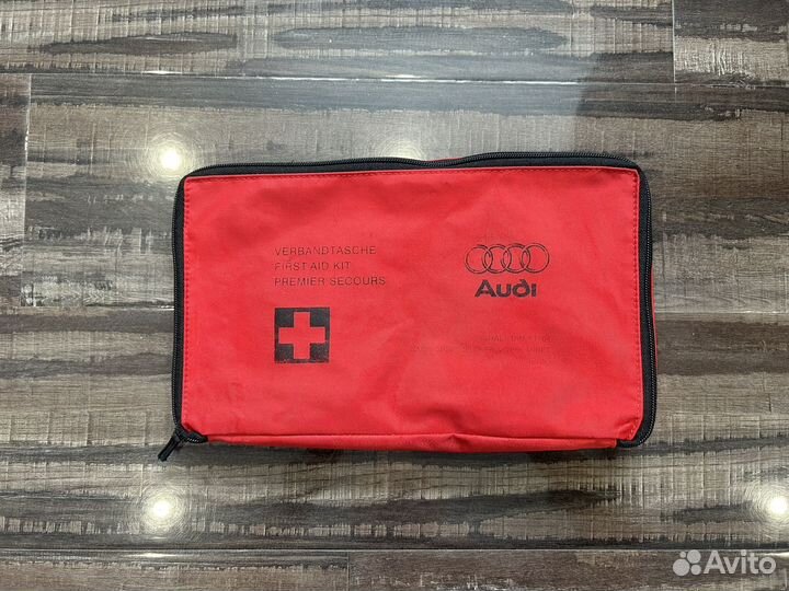Аптечка Audi Mercedes