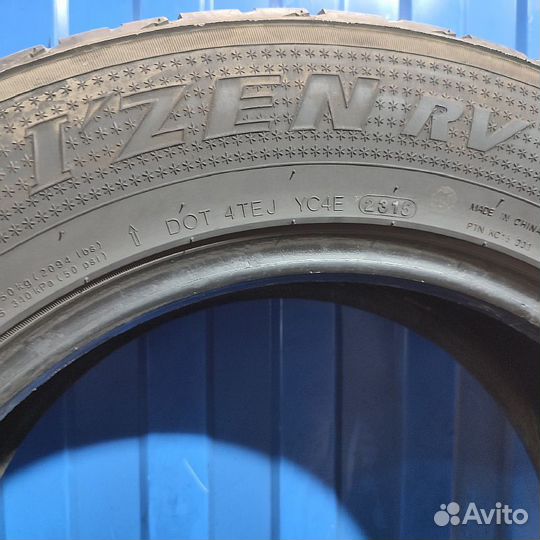 Kumho I'Zen RV Asymmetric 225/65 R17