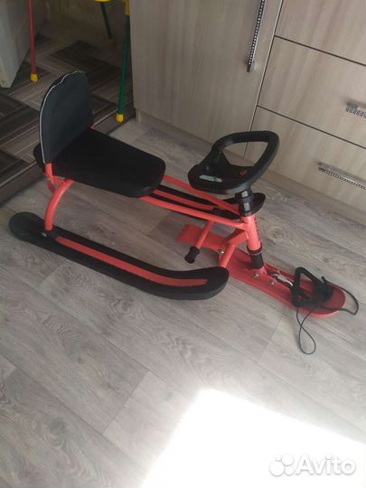 Детский снегокат со спинкой