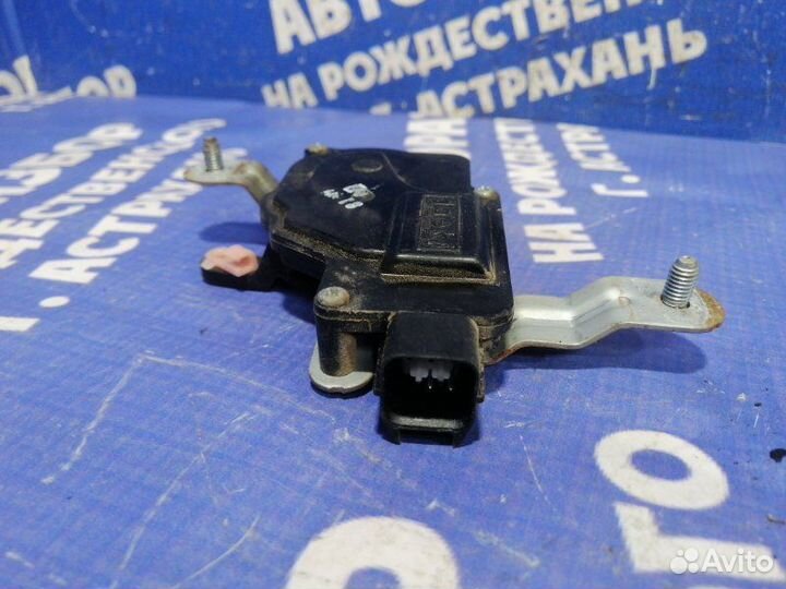 Активатор замка багажника Kia Rio 2 хэтчбек 2010