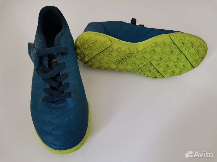 Детские футбольные бутсы