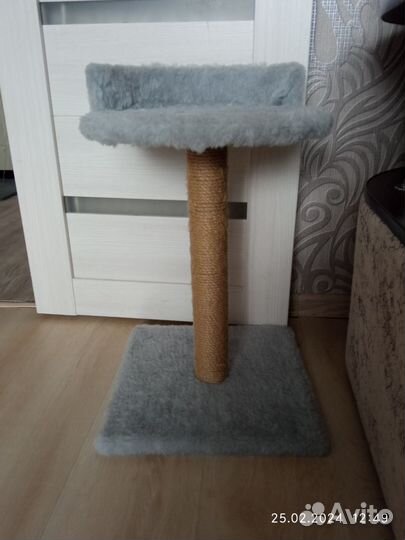 Когтеточка с лежанкой