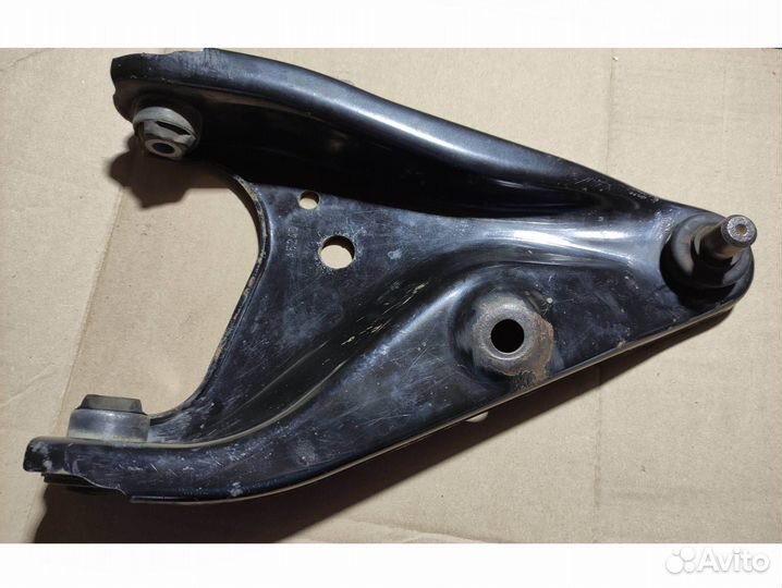 Рычаг правый Рено логан 2