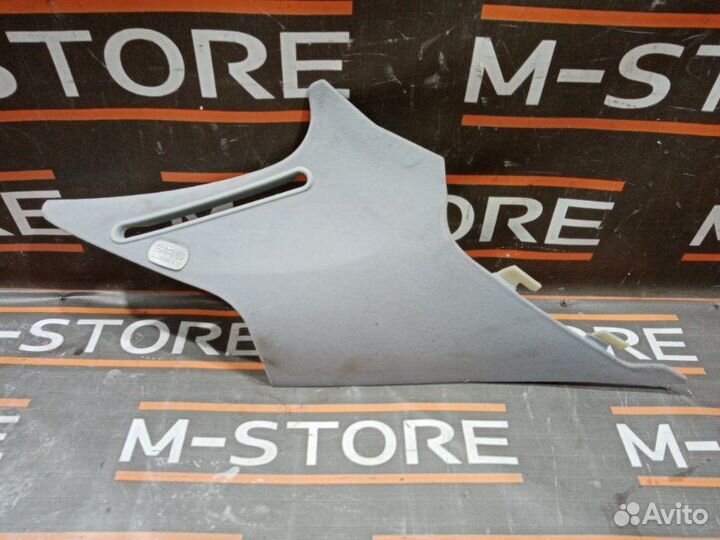 Обшивка стойки задняя левая Mercedes-Benz C-Class