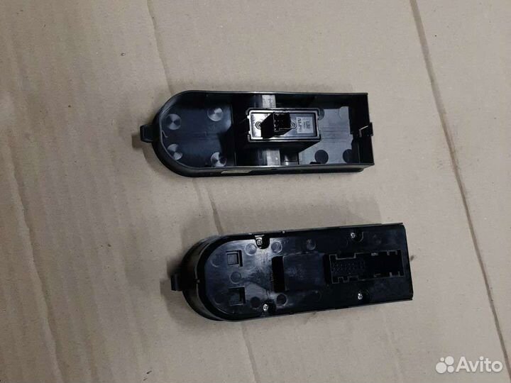 Кнопка стеклоподъемника Opel Astra H 2004-2015