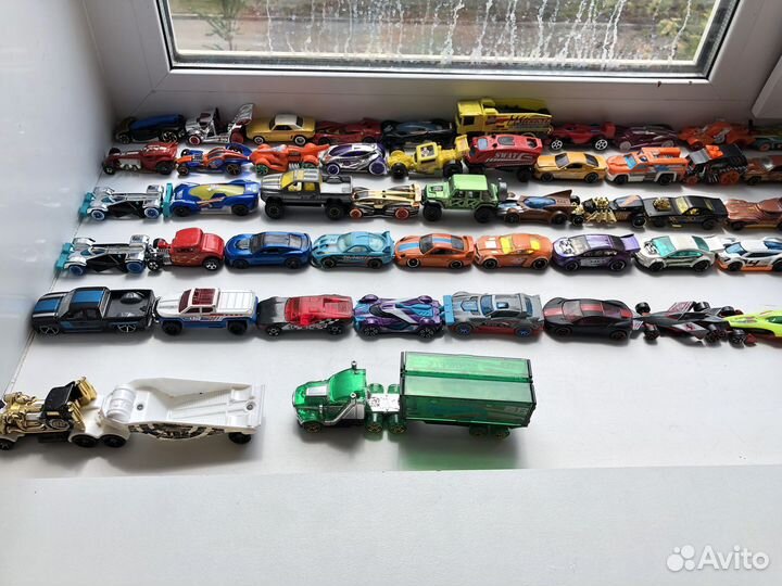 Hot wheels машинки