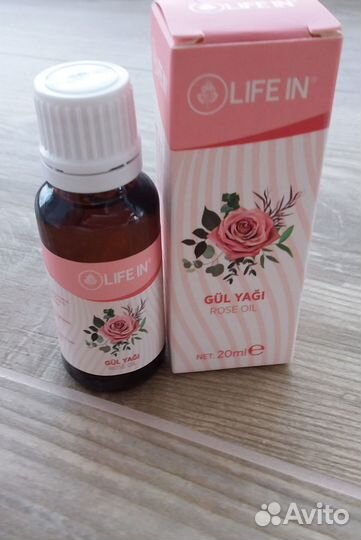 Косметическое масло розы и масло гуавы