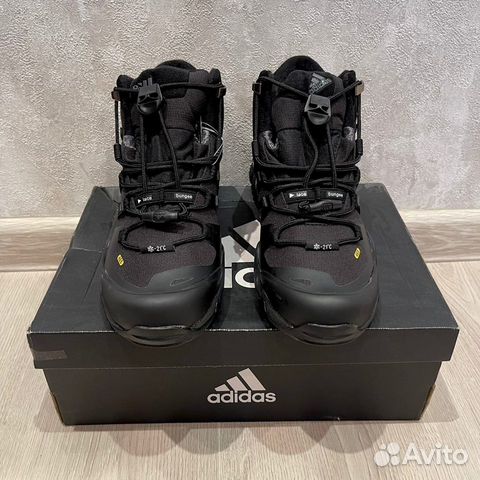 Зимние кроссовки adidas