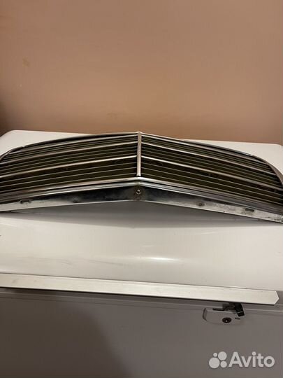 Решотка радиатора на mercedes w123