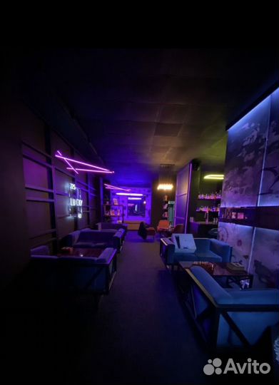 Бармен-официант