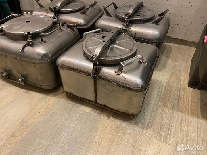 Баки от полевой кухни 4 шт