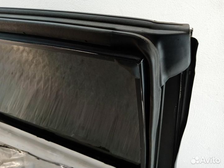 Уплотнитель двери Toyota Camry