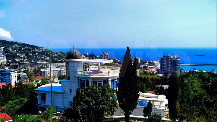 Дом 830 м² на участке 8,5 сот.