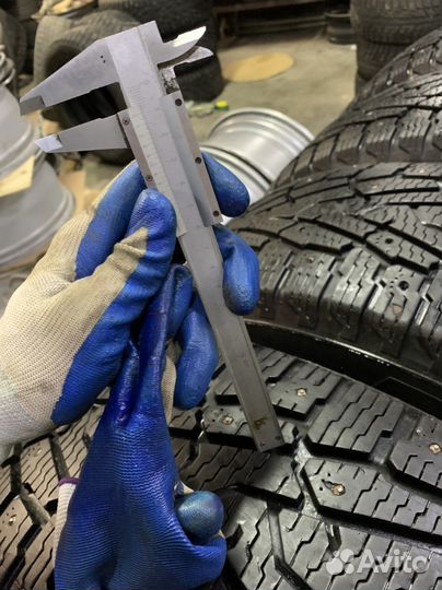 Nokian Tyres Hakkapeliitta LT2 285/70 R17 121Q