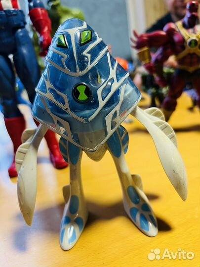 Игрушки-фигурки Бен 10 и компания