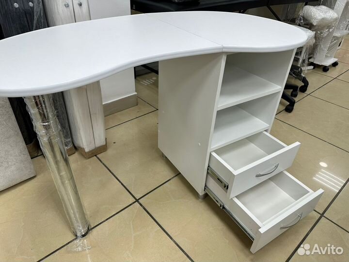 Маникюрный стол Капля