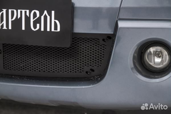 Защитная сетка решетки переднего бампера Suzuki