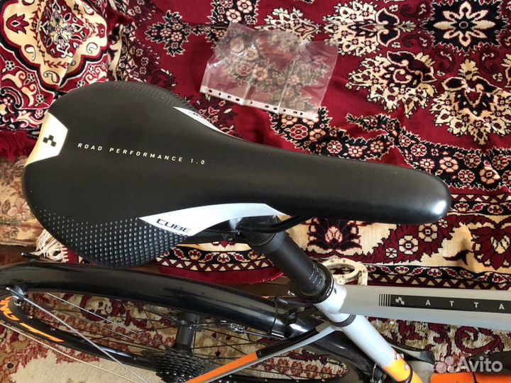 Велосипед Cube