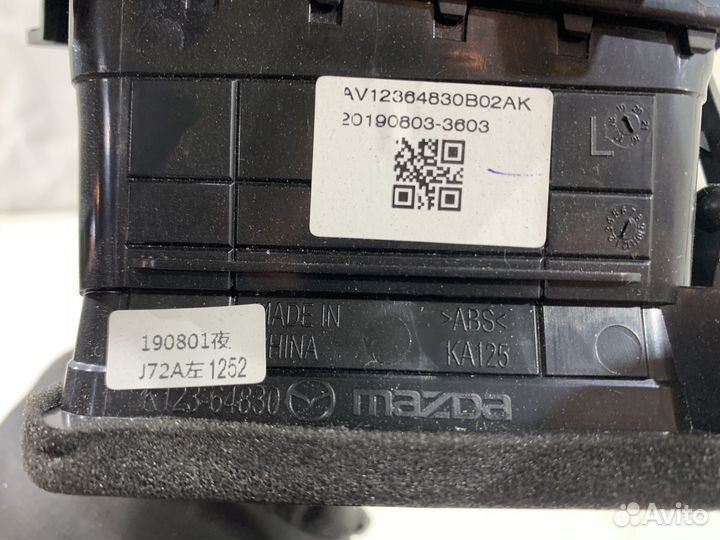 Воздушный дефлектор торпедо Mazda CX-5 KF