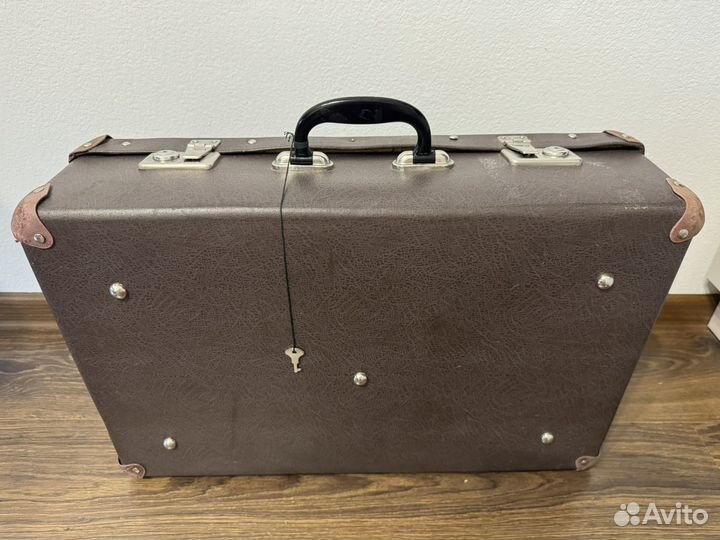 Старинный чемодан