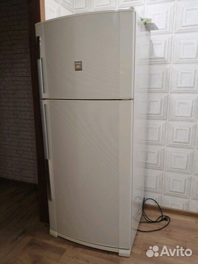 Холодильник Sharp