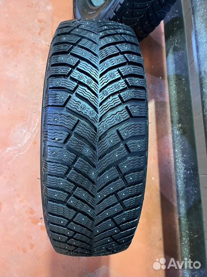 Michelin X-Ice North 4 215/65 R16